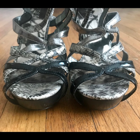 GUESS Sexy Stiletto Platform Heel - Picture 6 of 8